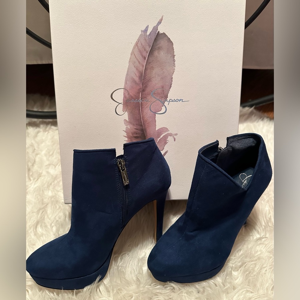 Jessica Simpson, Raxen, Blue suede, platform bootie.  6 Medium.